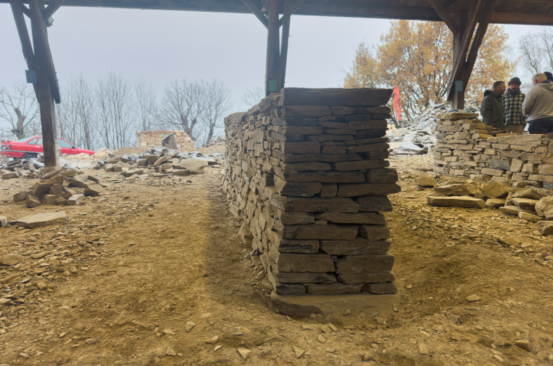 Ouvrage traditionnel en pierre sèche, savoir-faire inscrit à l’UNESCO