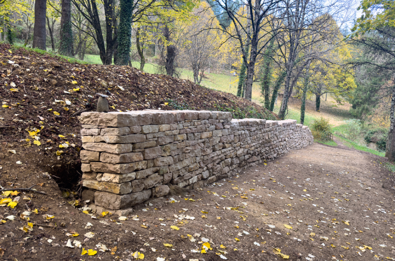Bagnols-sur-Cèze Nîmes Alès pierre seche artisan