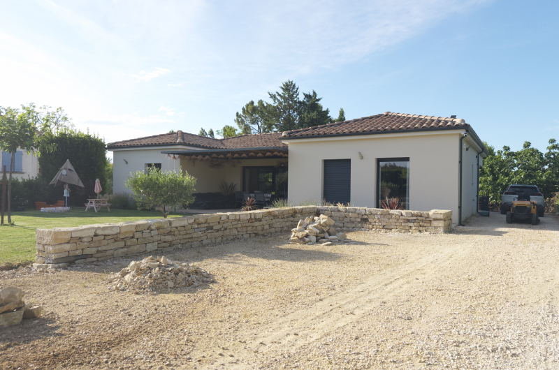 entretient mur en pierre par professionnel Uzès
